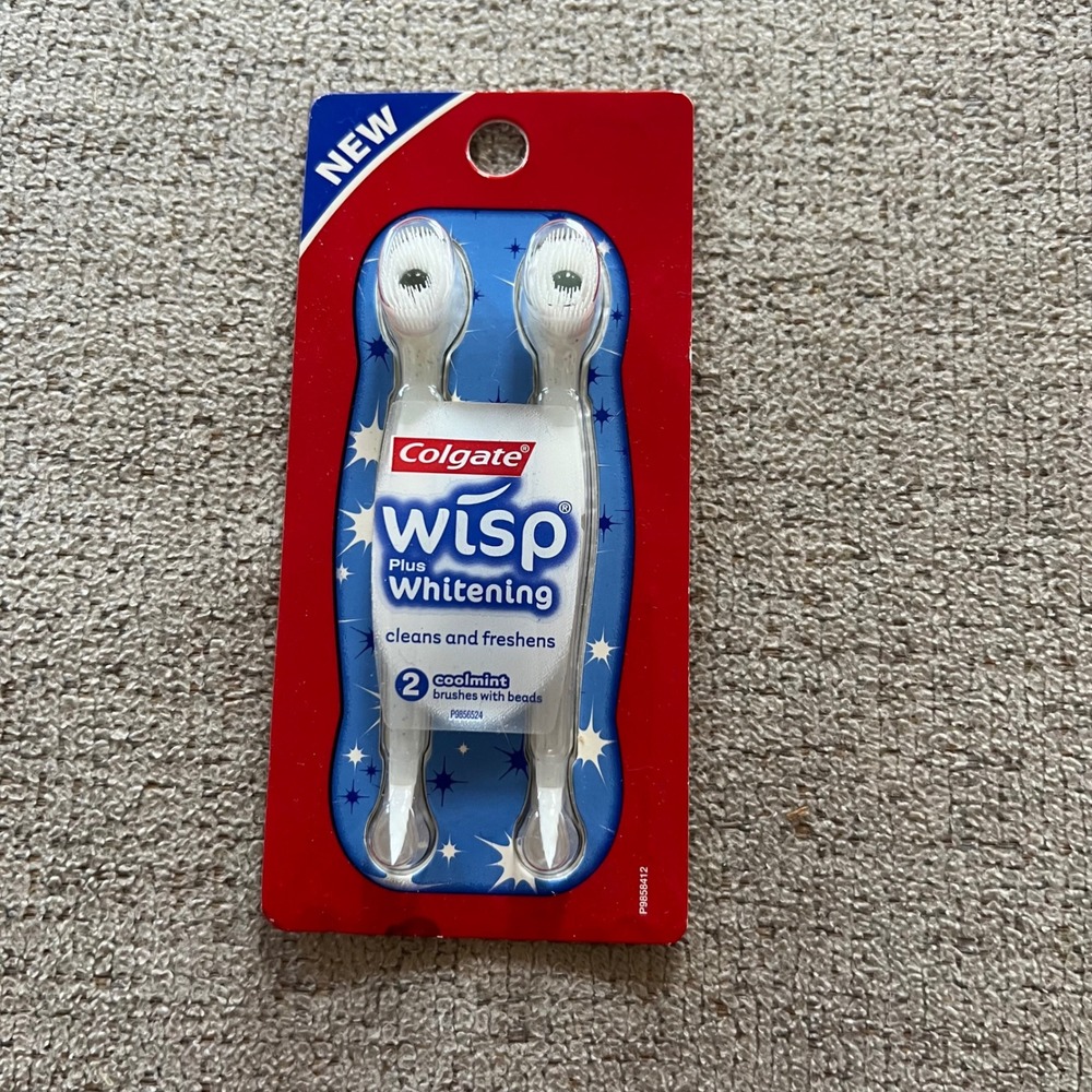 Colgate Wisp Plus Whitening Coolmint Mini Brushes 2 Count Portable Disposable